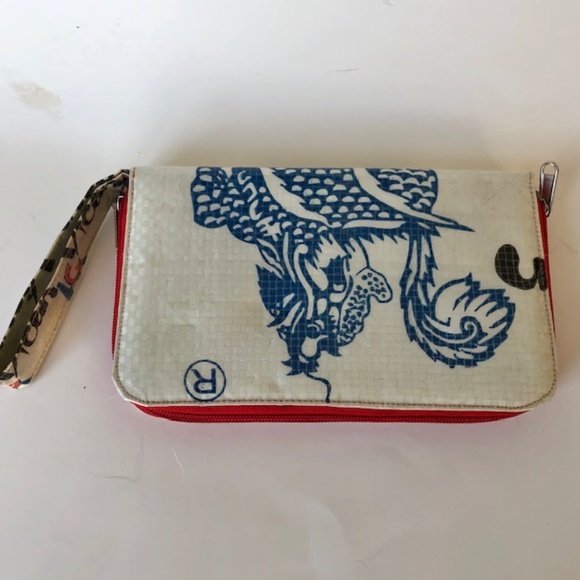 Malia Designs Recycled Cement Travel Wallet - Picture 3 of 4